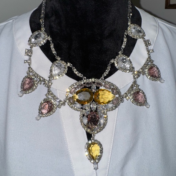 Source Unknown Jewelry - Vintage-Inspired Silver and Gold Necklace with Intricate Filigree